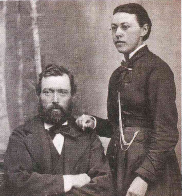 Portrait of the siblings Rasmus and Karen Toxværd. Photograph.