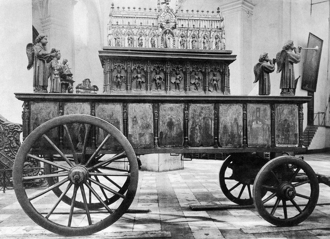 Processional cart for the relics of Gertrude of Nijvel, made around 1500. The cart is 412 cm long, was pulled by a horse, and has mountings on the sides to receive panel paintings showing the vita of the saint.