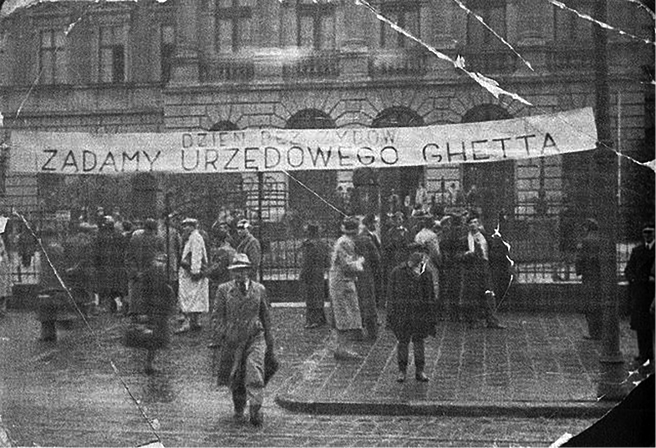Demonstration of Endek students at Lvov Polytechnic. The large banner draped across the institution’s front gate reads: “A Day without Jews: We will create an official ghetto.”