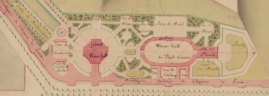 L’image montre un plan des bâtiments (en rouge) et des jardins (en vert) du Wauxhall par Lenoir. On y voit les différents espaces de loisirs (allées, auberges, salles de danse, etc.).